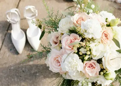 Brautstrauß für Hochzeit mit grün und rose